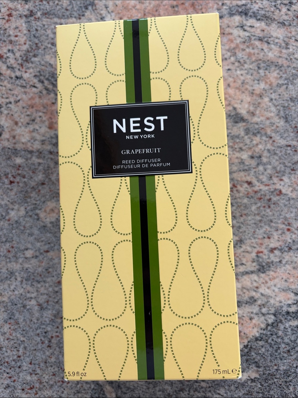 NEST Fragrances Yellow & Green Grapefruit Reed Diffuser